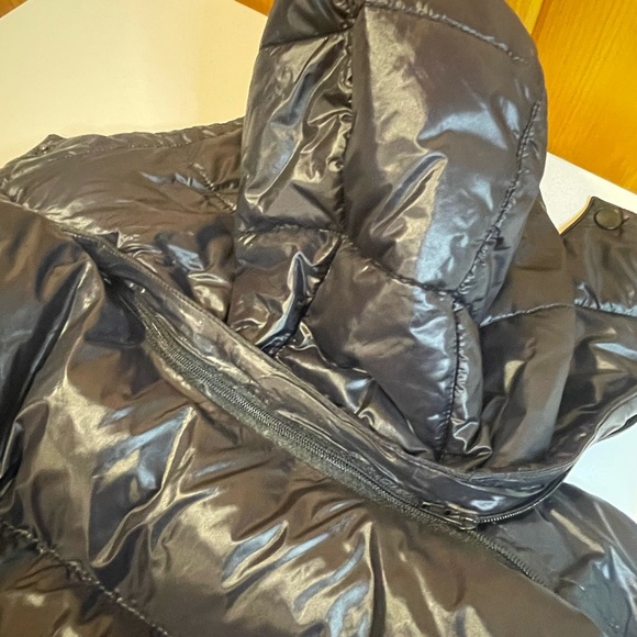 Gently used Nike Sportswear long 550 down fill puffer coat. Missing belt. - Picture 9 of 11